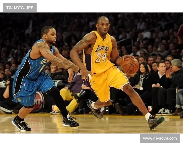 快攻战术深度解析：NBA球队如何利用速度与空间撕裂防线