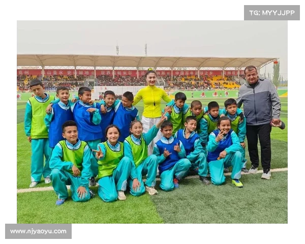 新疆克州石榴籽杯足球赛12号开幕 116支队伍角逐冠军奖金15万 新疆克州石榴籽杯足球赛12号开幕 116支队伍角逐冠军奖金15万